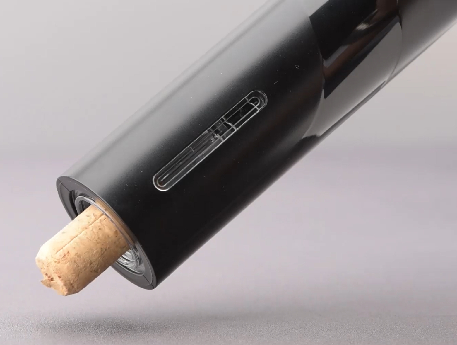 科力通电动红酒开瓶器木塞退出示意图